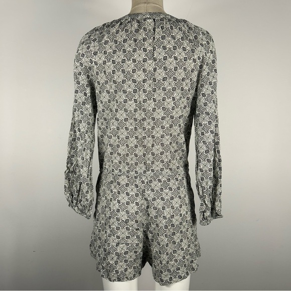 ❤️ GAP Black and White Patterned Blouse - Picture 2 of 10